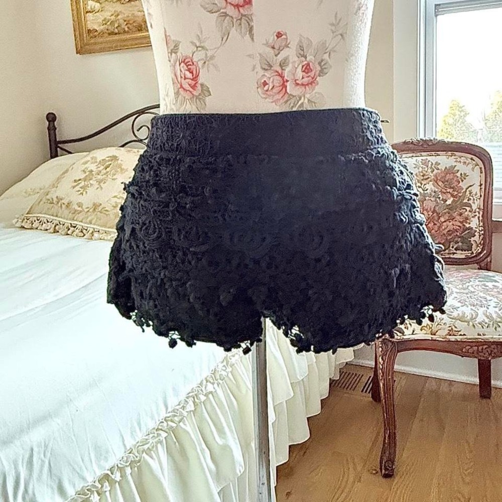 black lace mini‎ shorts